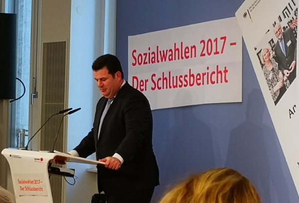 Bundesminister Hubertus Heil mit seinem Statement zum Schlussbericht.