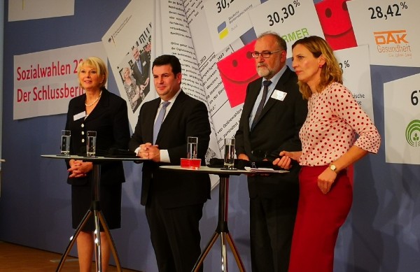 Rita Pawelski, Bundesminister Hubertus Heil und Klaus Wiesehügel stellen sich den Fragen aus dem Publikum.